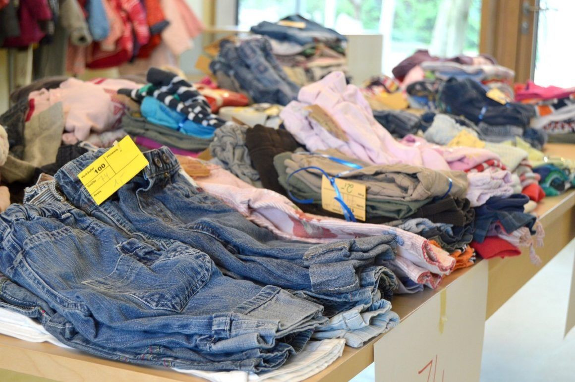 Buy premium quality used cloths now available in stock with fast delivery